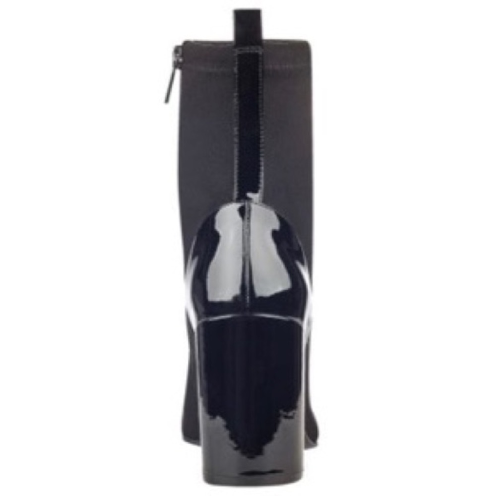๐๐ Marc Fisher แฆ Cap Toe Bootie แฆ Black/Patent - Picture 7 of 8